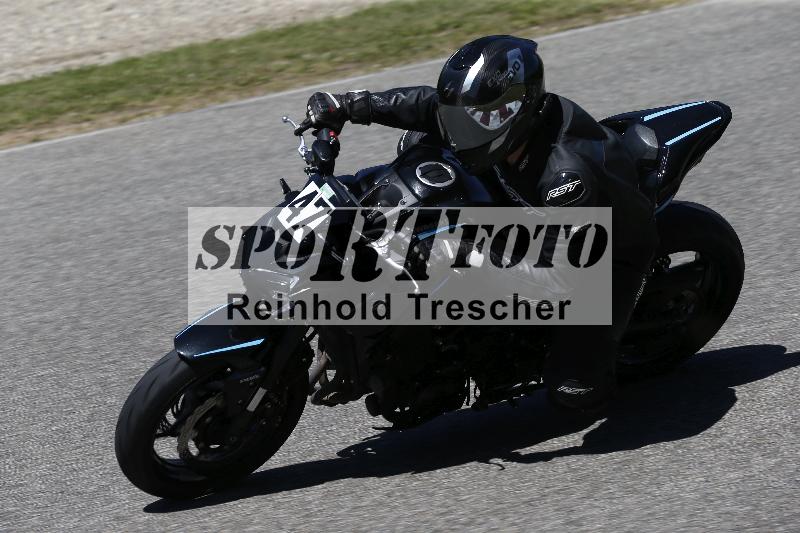 /15 22.05.2026  Plüss Moto Sport  Discover the Bike ADR /Gruppe gruen - Bike 1/47